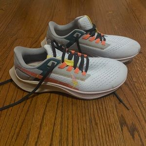 Nike zoom fly shoes,